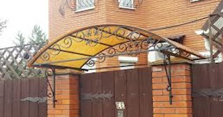 Навесы над калиткой - монтаж в Кемерово от НавесыКмр | от 1789 рублей